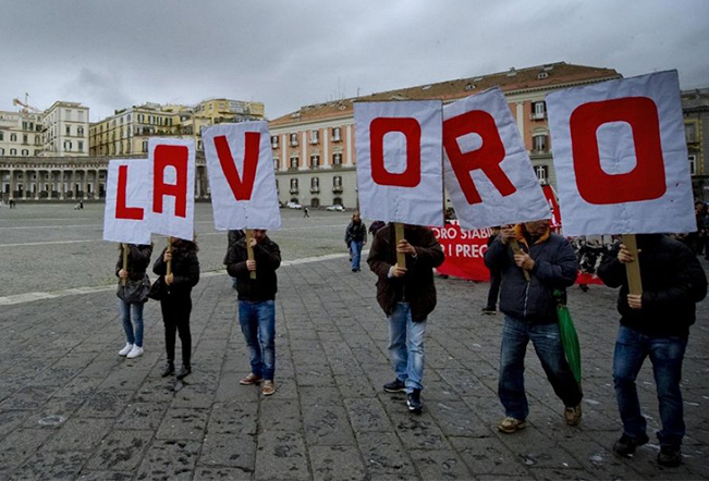 In Italia le rivoluzioni si fanno solo nei Palazzi