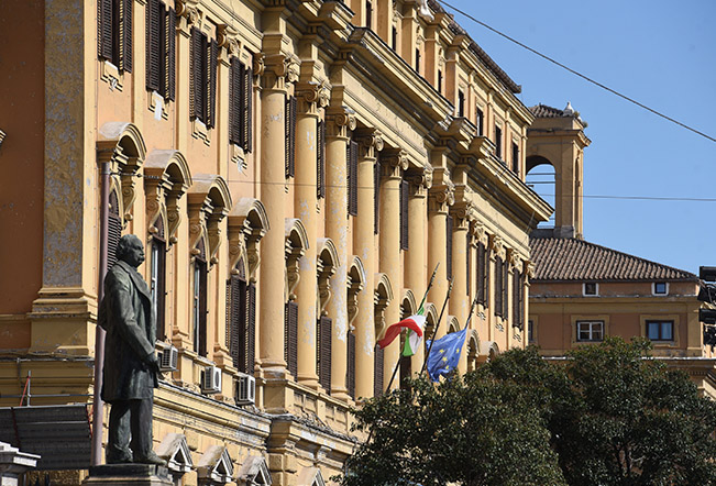 Debito pubblico? Il governo chiuda i rubinetti. La versione di Mastrapasqua