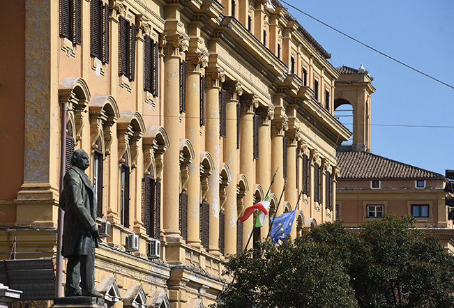 Occhio Il debito pubblico continua a gonfiarsi. Chi paga